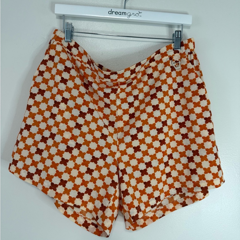 Tilley’s Women's Orange and Cream Patterned Shorts in size XL